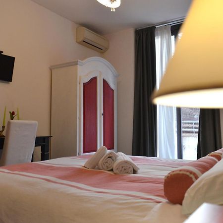 Residenza Del Turista Bed & Breakfast Катания Екстериор снимка