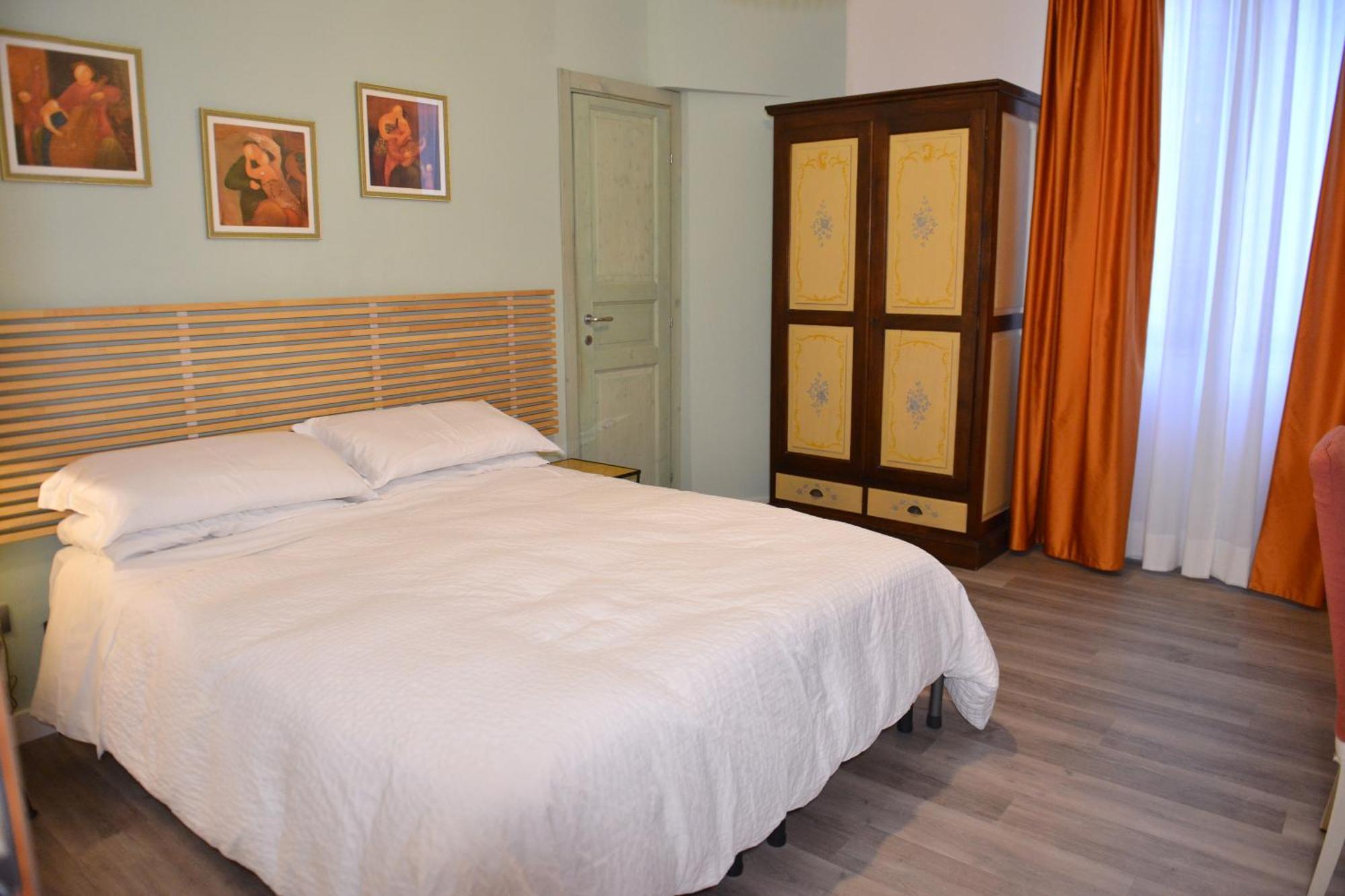 Residenza Del Turista Bed & Breakfast Катания Екстериор снимка