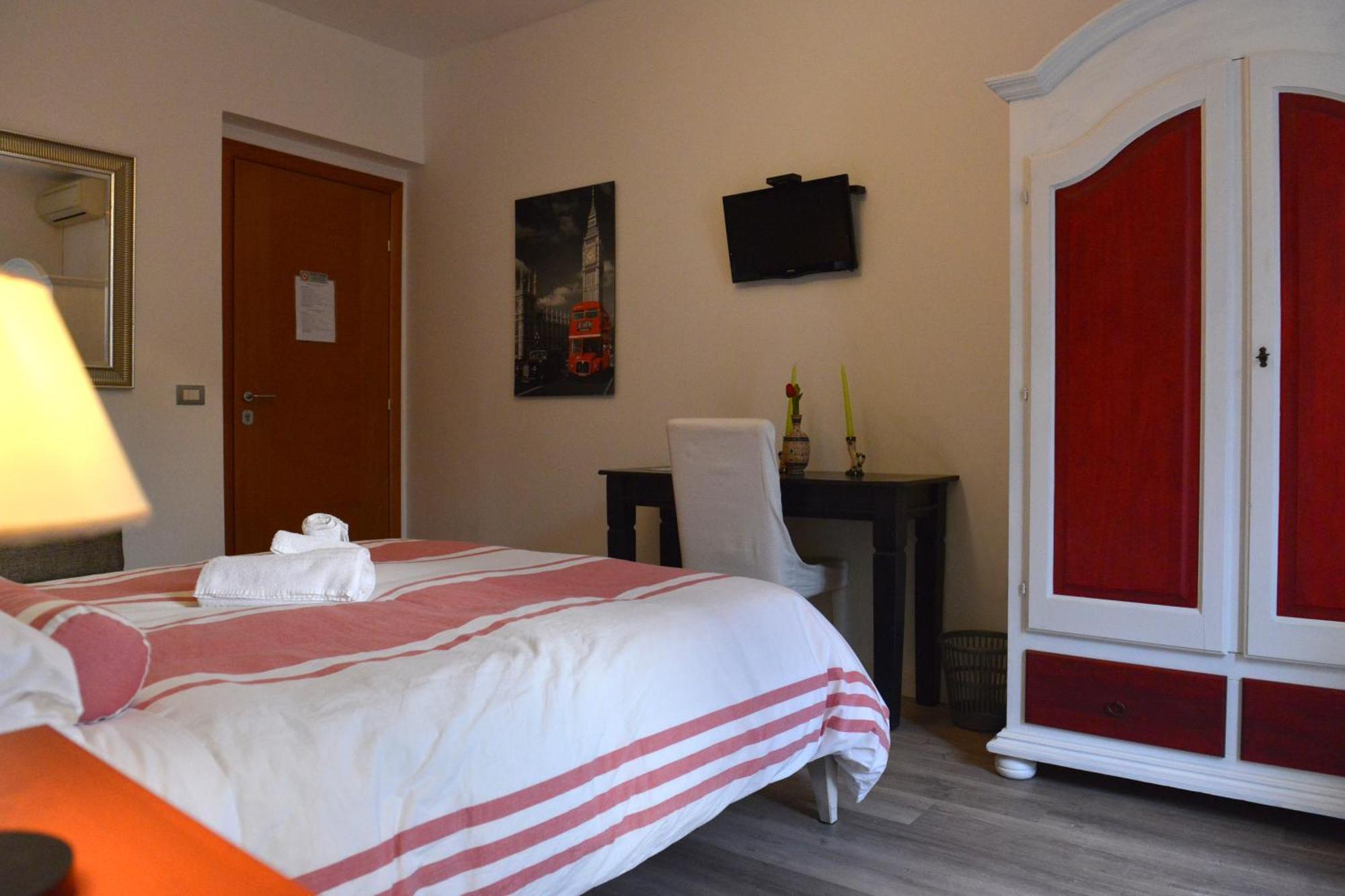 Residenza Del Turista Bed & Breakfast Катания Екстериор снимка