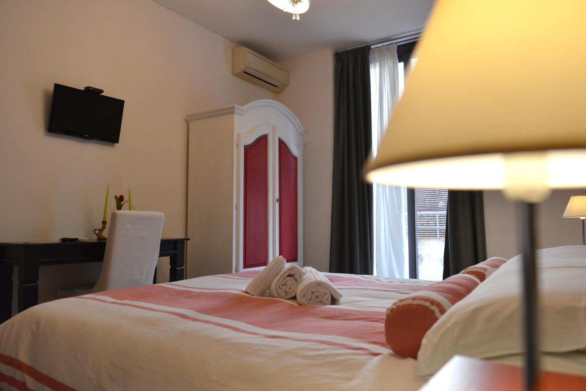 Residenza Del Turista Bed & Breakfast Катания Екстериор снимка