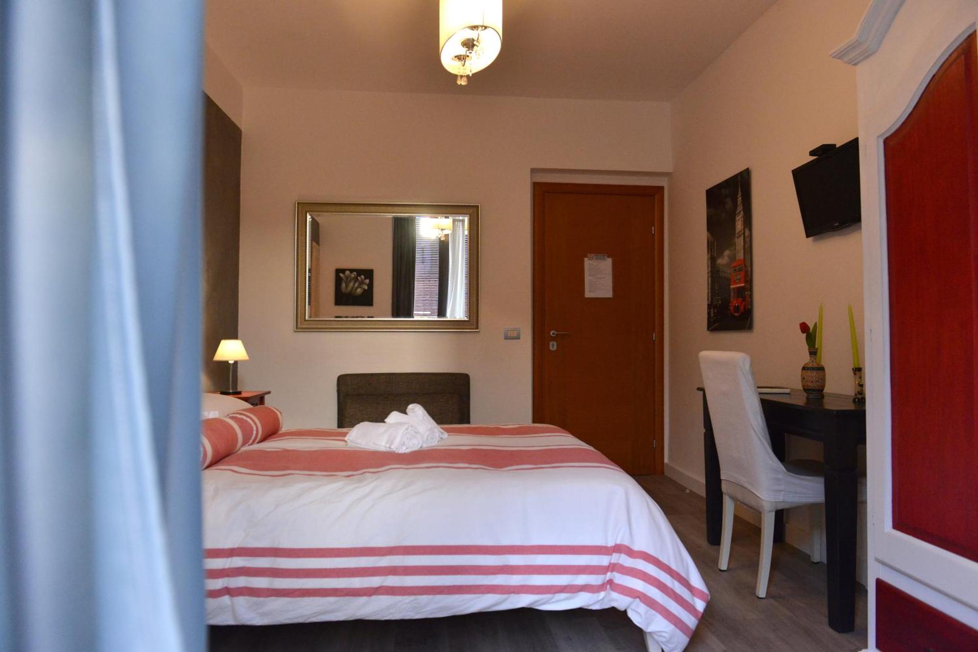 Residenza Del Turista Bed & Breakfast Катания Екстериор снимка