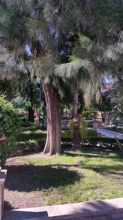 Residenza Del Turista Bed & Breakfast Катания Екстериор снимка